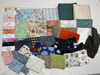 Lot 204Q- WOW! Cotton Fabric Spring Colors & Flower Large Collection Of Backing, Squares