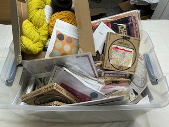 Lot 221Q- Heirloom 100% US Romney Green Embroidery Kit DIY Cozy Blue Kits A Lot Of Patterns & Designs