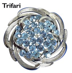 Lot 308ROW - Trifari Signed Brooch Pretty Blue And Clear Stone Costume Silver