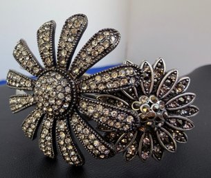 Lot 329ROW - Fossil Signed Double Daisy Costume Silver & Marcasite - Clear Rhinestones Hinged Bracelet