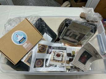 Lot 271Q - New - Large Assorted Patterns In Packages Punch Needle Embroidery, Needlepoint & Applique Quilting