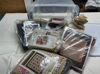 Lot 286Q - Small Bin Several Quilting Kits From Primitive Gathering Rumor Has It, Colfax County, Quilters Etc
