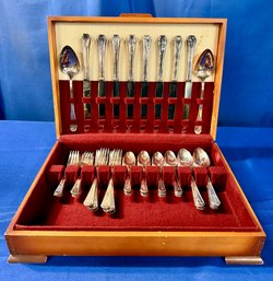 Lot 235 - Rogers & Brothers Silver Plate - 50 Piece Service For 8 Flatware Set In Case - Initial V - Monogram