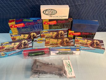 Lot 223- Vintage Trains - Athearn In Miniature, Roundhouse Products, Kato, Bev-Bel Corp, Atlas Cocomotive (13)