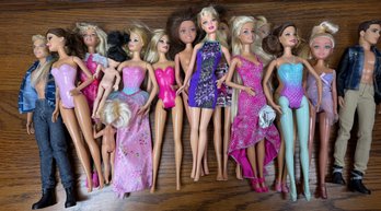 Lot 453 - Large Collection Of Barbies & Ken Dolls - 16