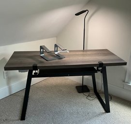 Lot 92- Computer Office Desk With Pullout Keyboard Tray - Stand And Touch Light Pole Lamp - 3