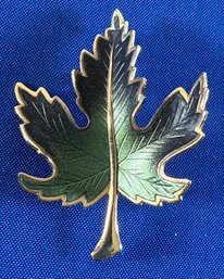 Lot 409LC - Mid Century Vintage Green Enamel Maple Leaf Brooch Gold Tone
