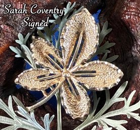 Lot 413LC - 1968 Ivy Leaf Gold Tone Brooch Signed By Sara Coventry - Maple