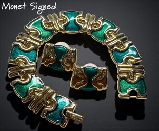 Lot 335LC - Vibrant 1970-80s Green Enamel And Goldtone Signed Monet Bracelet And Matching Earrings Set