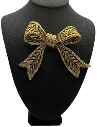 Lot 451 - Bows Are In! Costume - Gold Bow Brooch Pin - Vintage Jewelry
