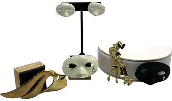 Lot 418 - 1980s Drama Jewelry  Metal Mask Pins & Earr - Costume Gold Face - Shopping Girl With Dog - Brooches