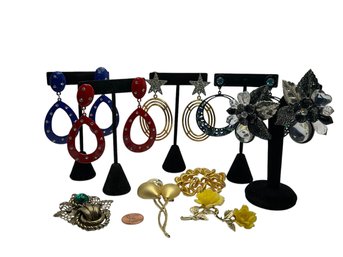 Lot 411 - 1980s  Jewelry - 5 Pairs Of Clip On Earrings & 5 Pins-  Total 10 Pieces - Vintage!