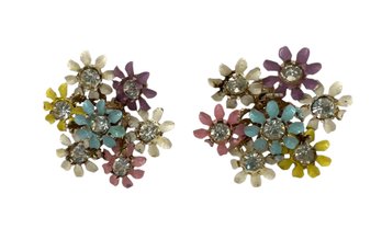 Lot 39DD - Ohhhhh! 1950s Pastel Flowers Clip On Earrings Measuring 1.25 Inches - Great For Spring!