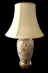 Lot 317 - Asian Chinese Hand Painted Gold Chinoiserie Table Lamp - Heavy Porcelain - 1980s