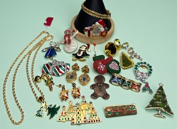 Lot 520LC - Great Teacher Christmas Collection Of Pins Penguin - Snowman - Trees - Some Signed