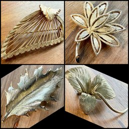 Lot 444LC - Collection Of 4 Gold Tone Pins Brooches - 1 Signed Avon - 3 Unsigned