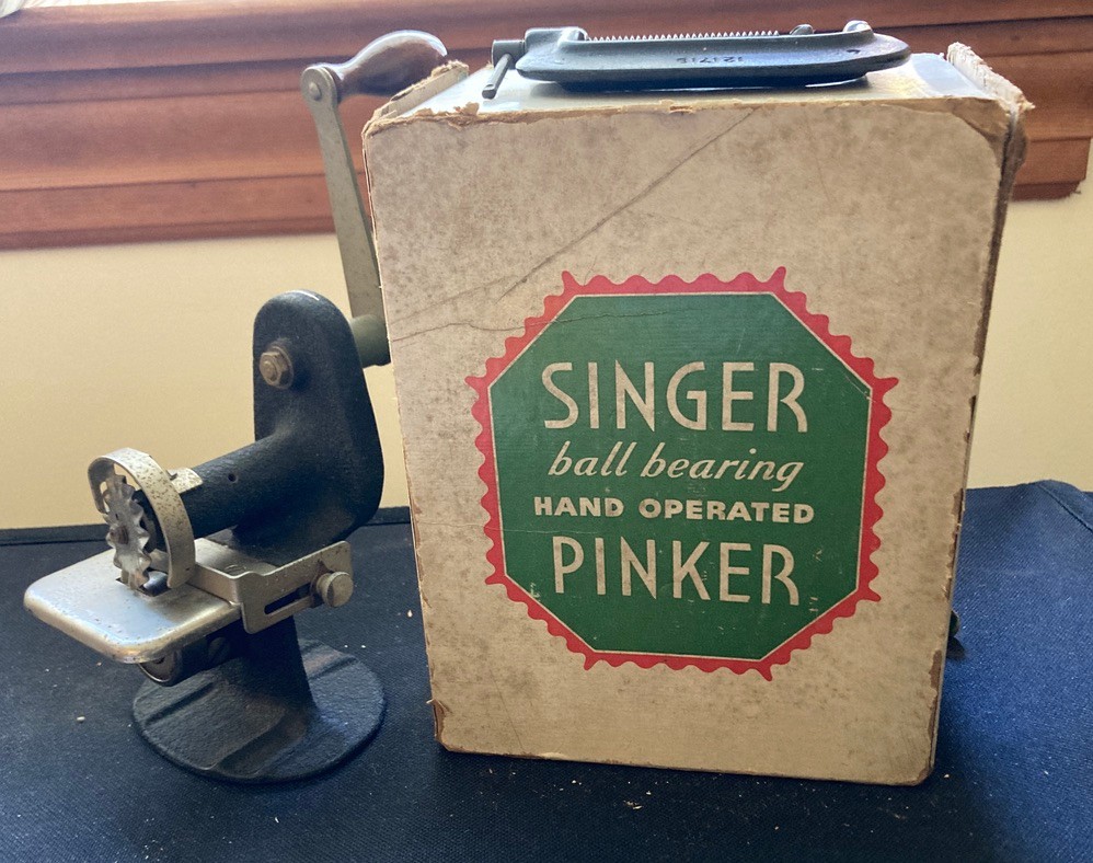 Singer Ball Vintage Singer Ball Bearing Hand Operated Pinker (model 121379) With ...