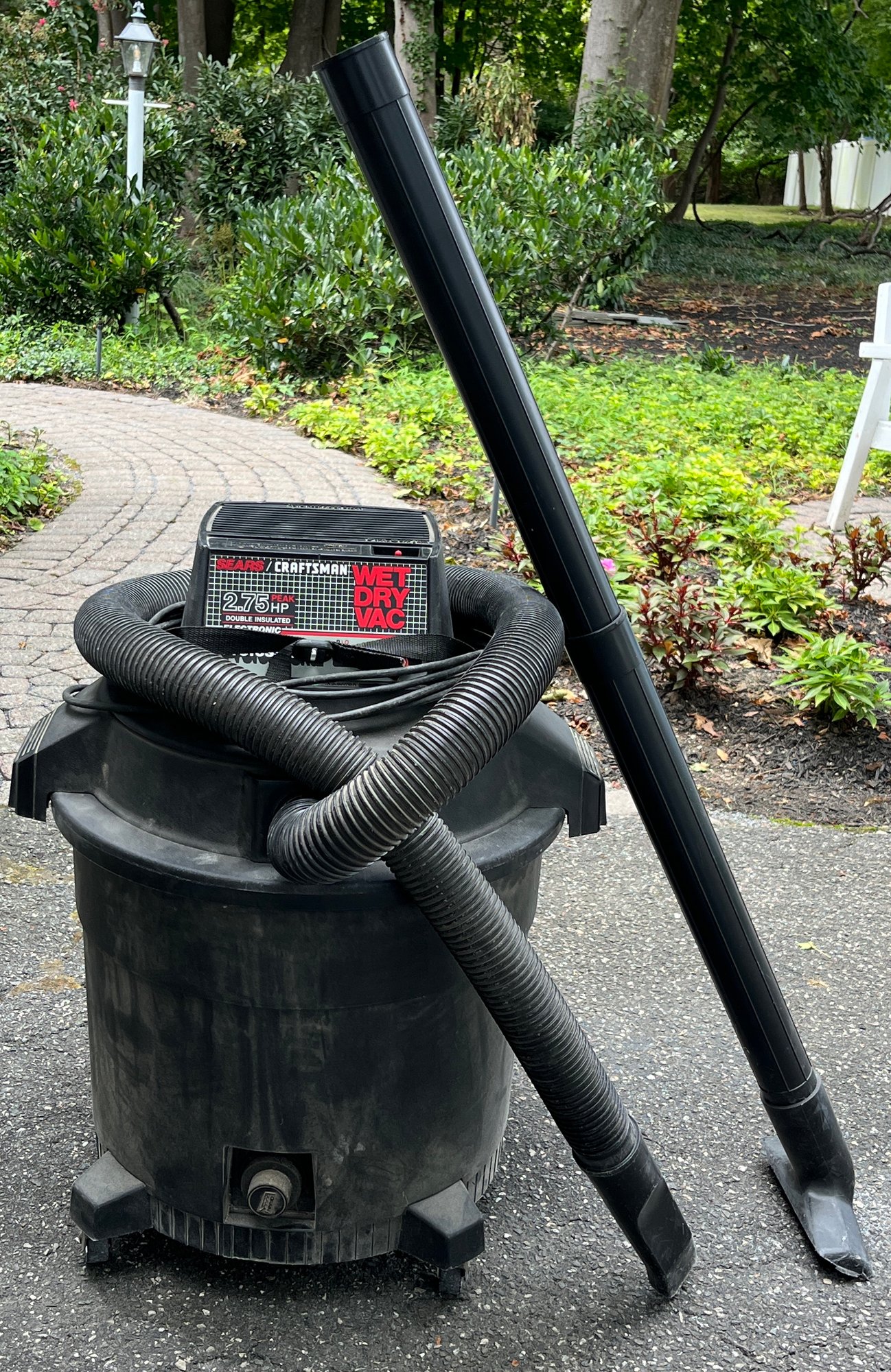 Craftsman 16 Gallon 2.75HP Electric Wet/dry Vac With Hose And ...