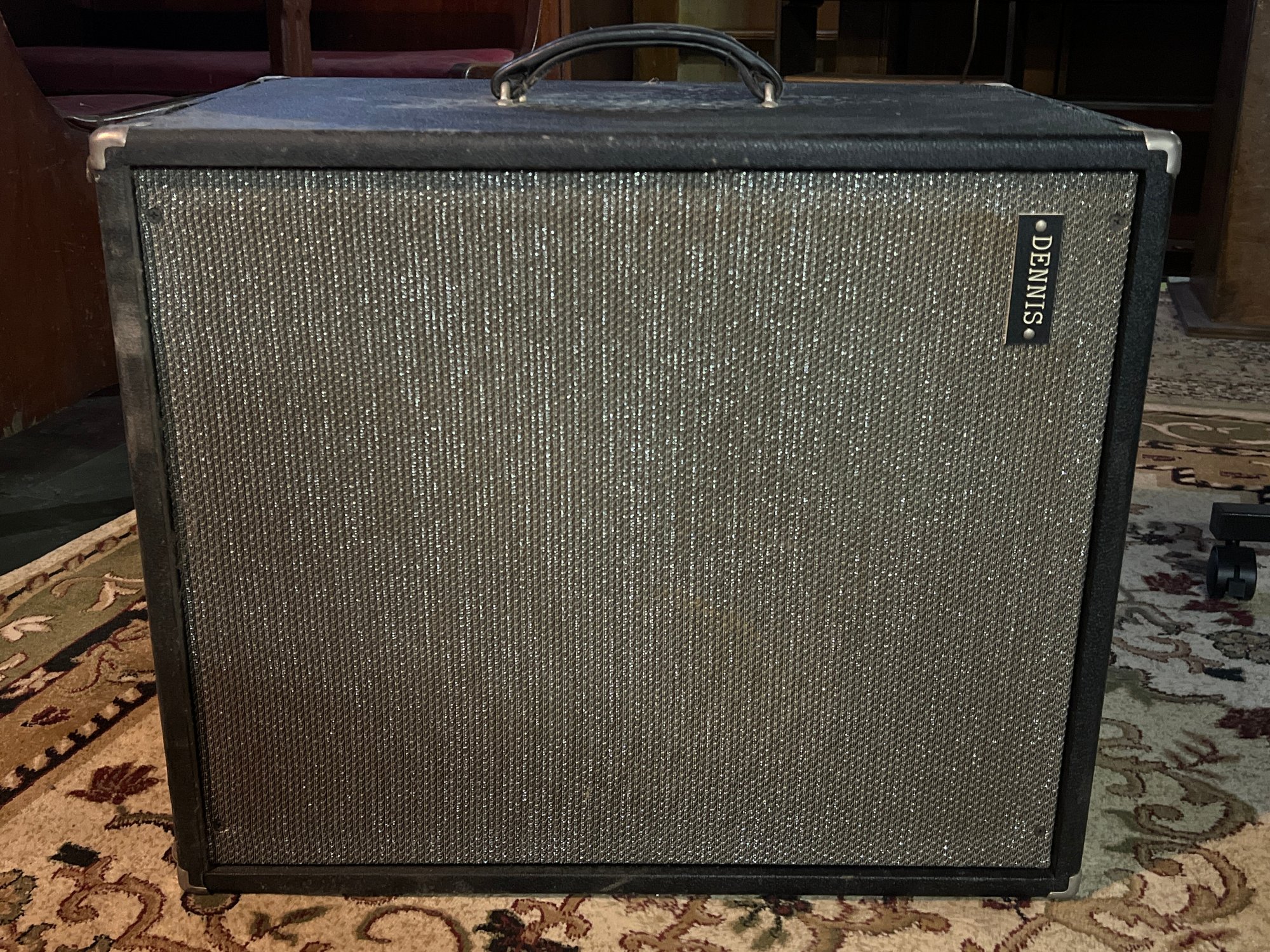 Guitar Guitar Cabinet #153890 | Auctionninja.com