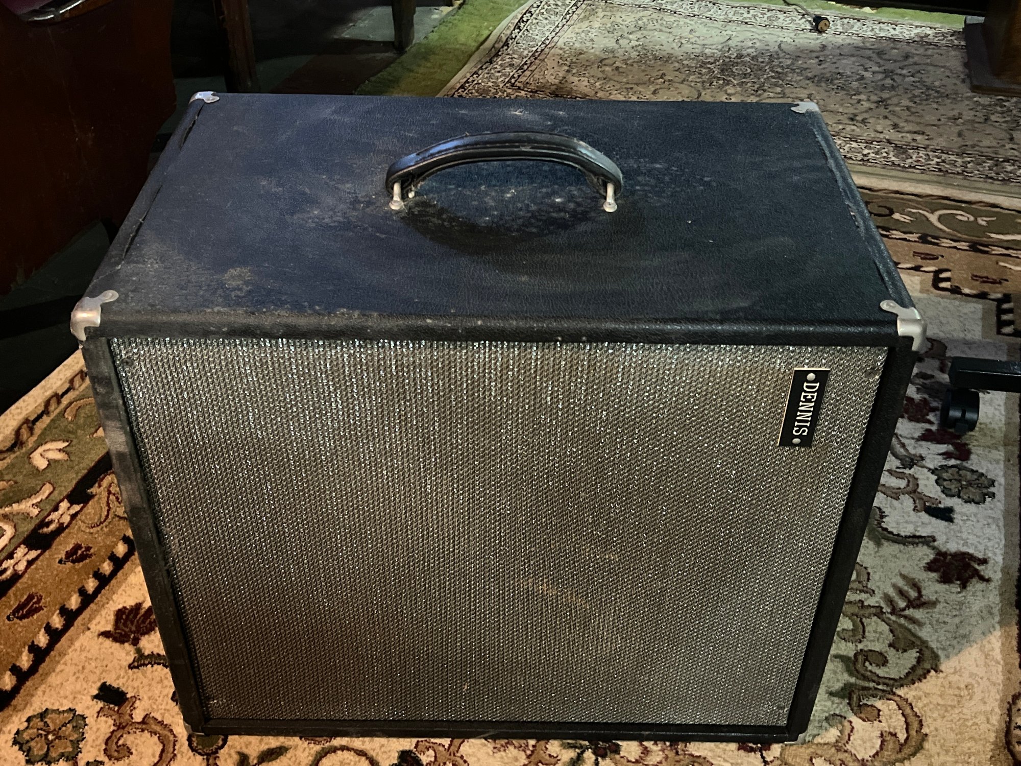 Guitar Guitar Cabinet #153890 | Auctionninja.com
