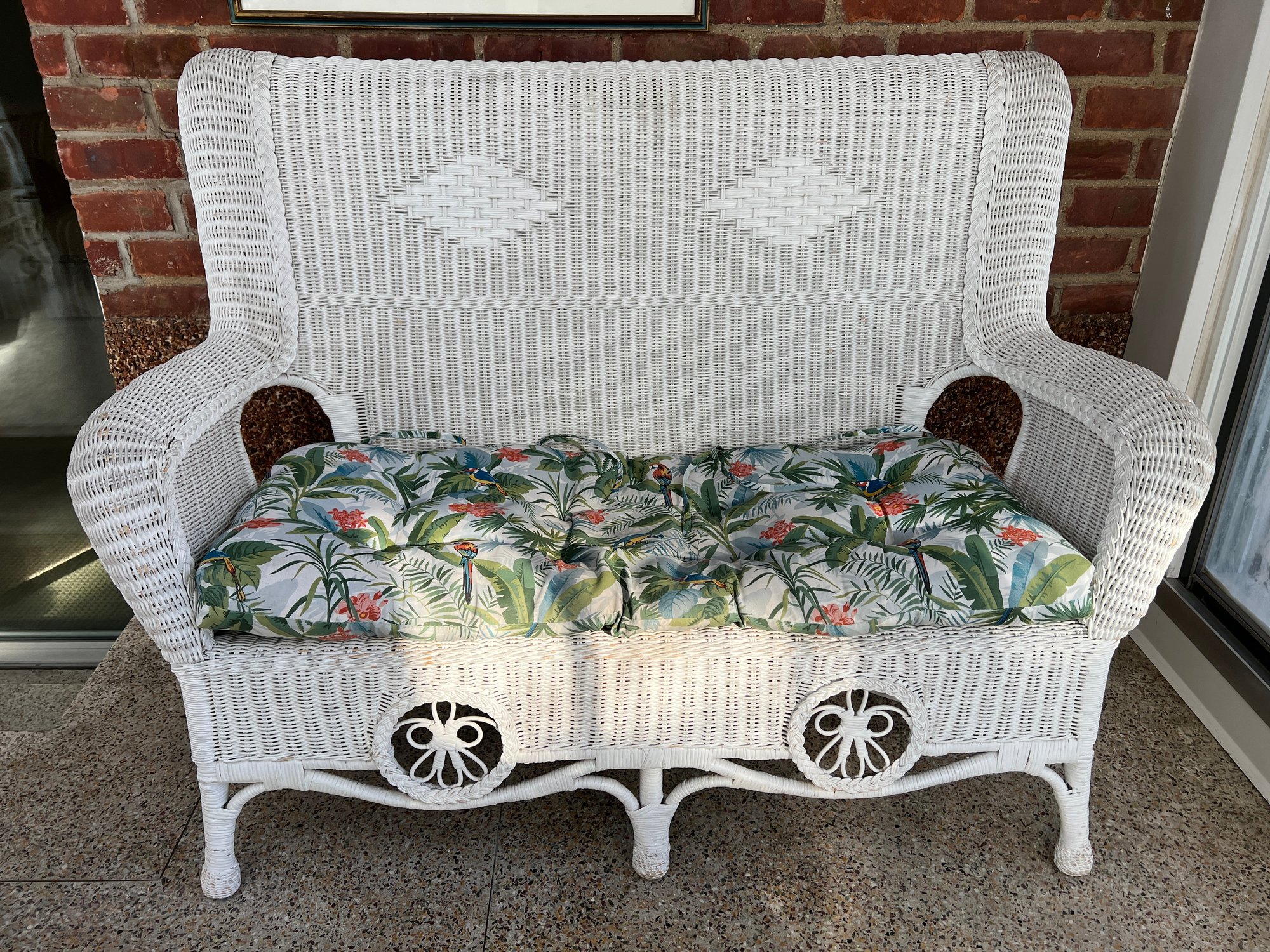 White Wicker High-back Loveseat With A Patterned Cushion Seat #150893