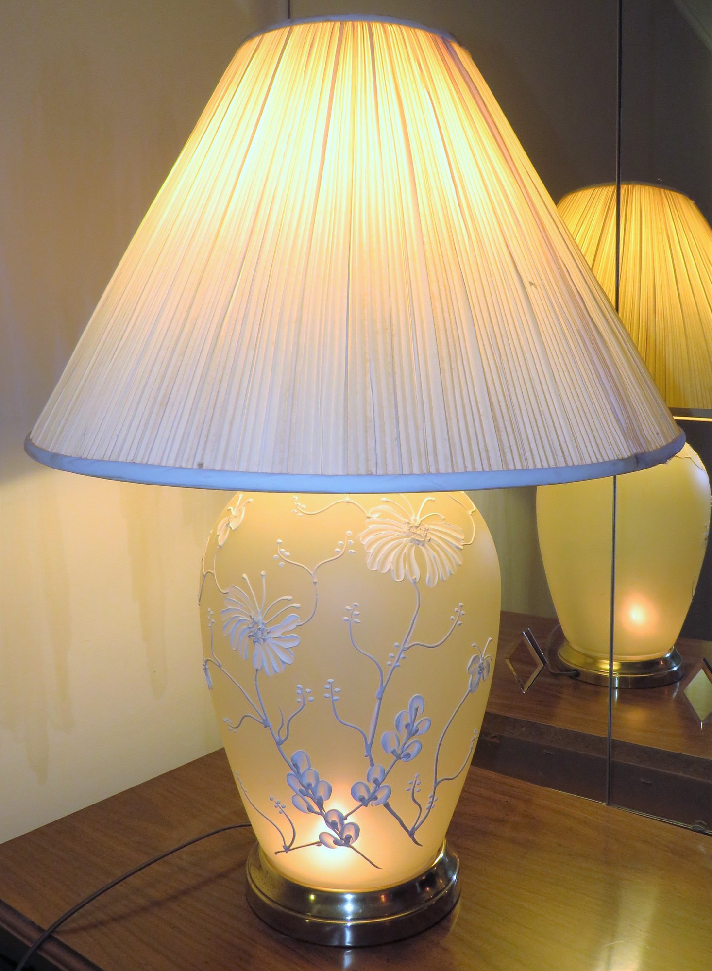 Table Lamp, Glass Lighted Base With Shade #74905 | Auctionninja.com