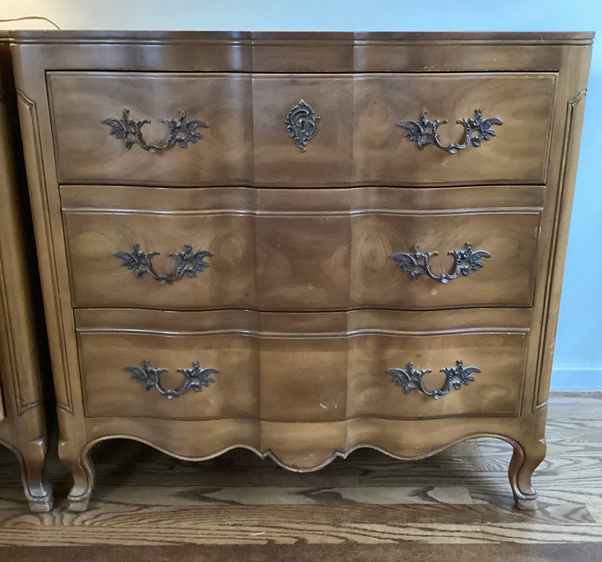 John Widdicomb French Provincial 3 Drawer Dresser #78135 | Auctionninja.com