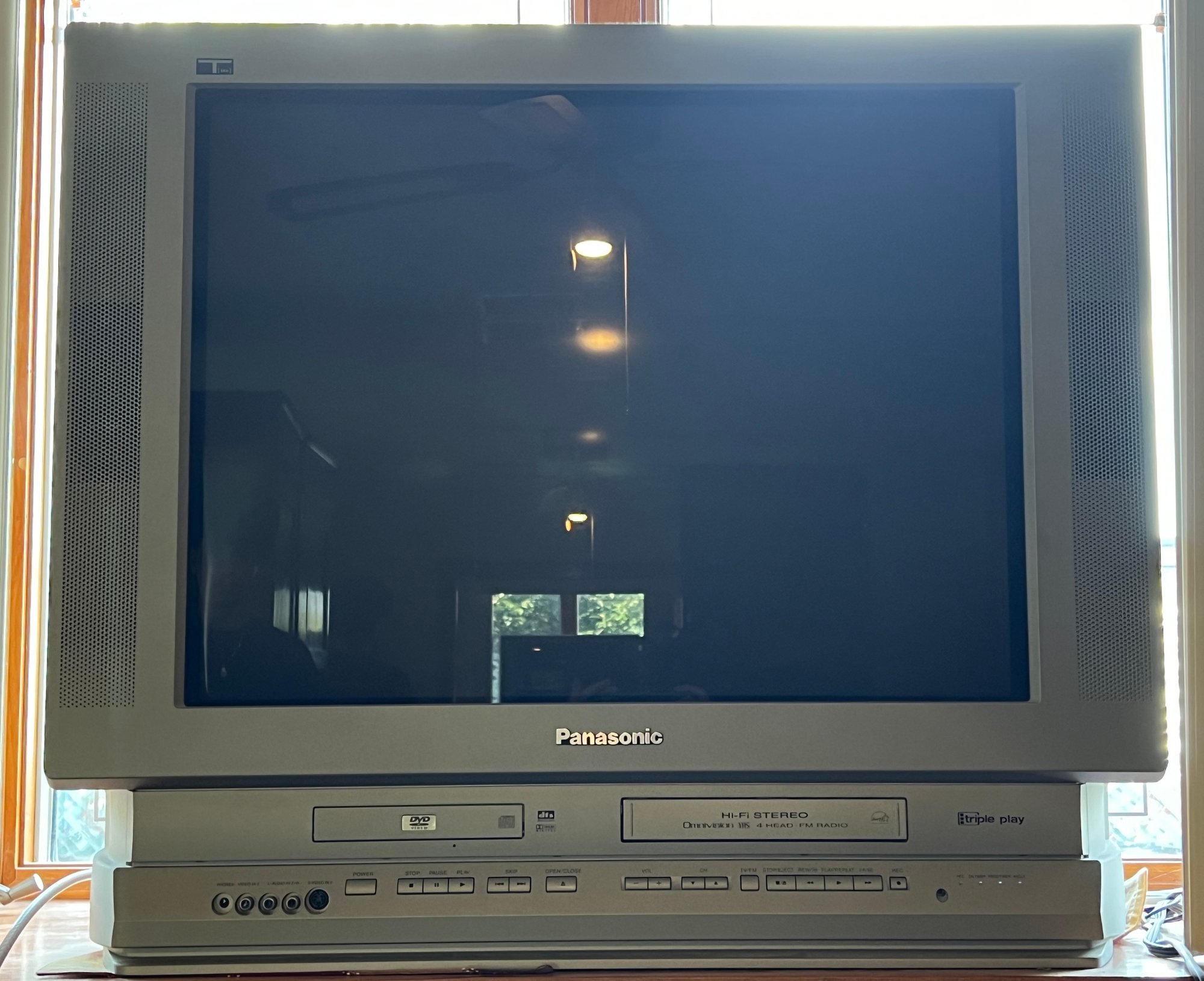 Panasonic PV-DF2702 27-Inch Pure Flat TV-DVD-VCR Combo #113831 
