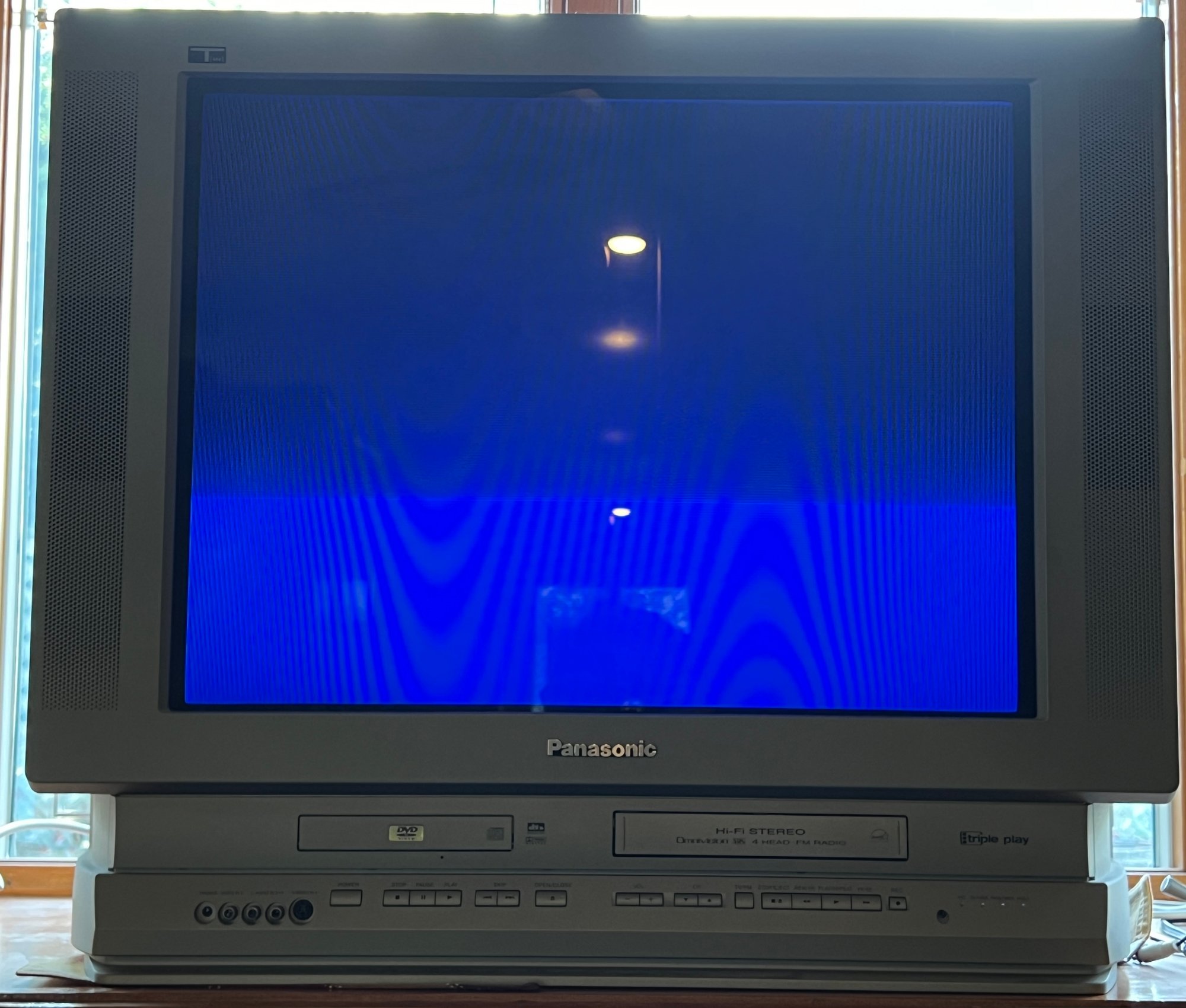 Panasonic PV-DF2702 27-Inch Pure Flat TV-DVD-VCR Combo #113831 