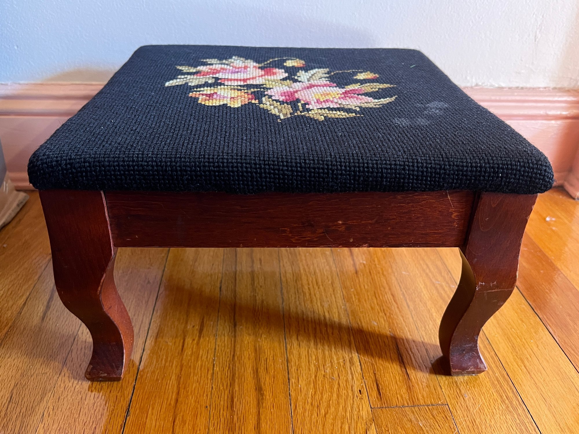 Vintage Needlepoint Upholstered Foot Stool #154910 | Auctionninja.com