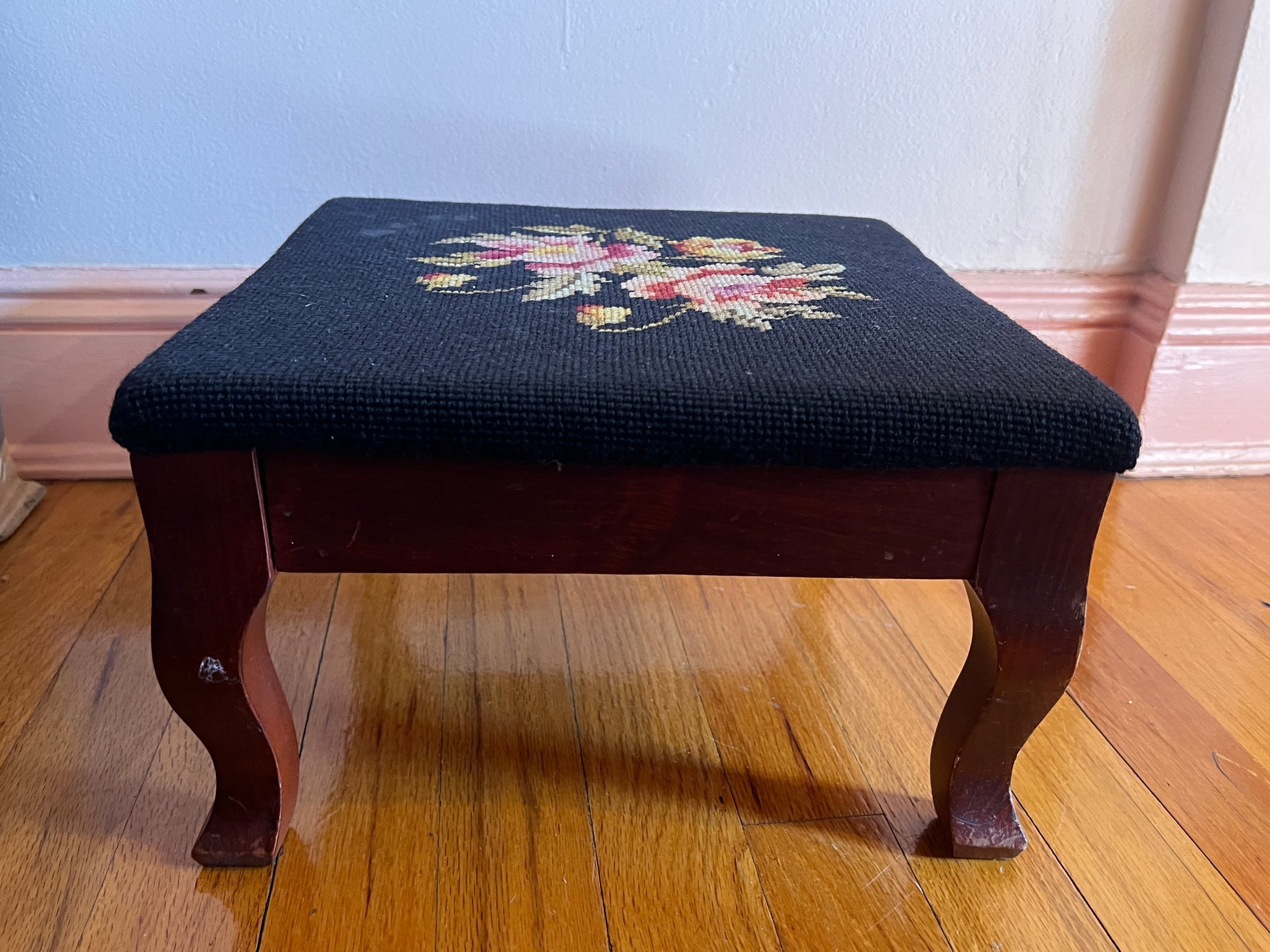 Vintage Needlepoint Upholstered Foot Stool #154910 | Auctionninja.com