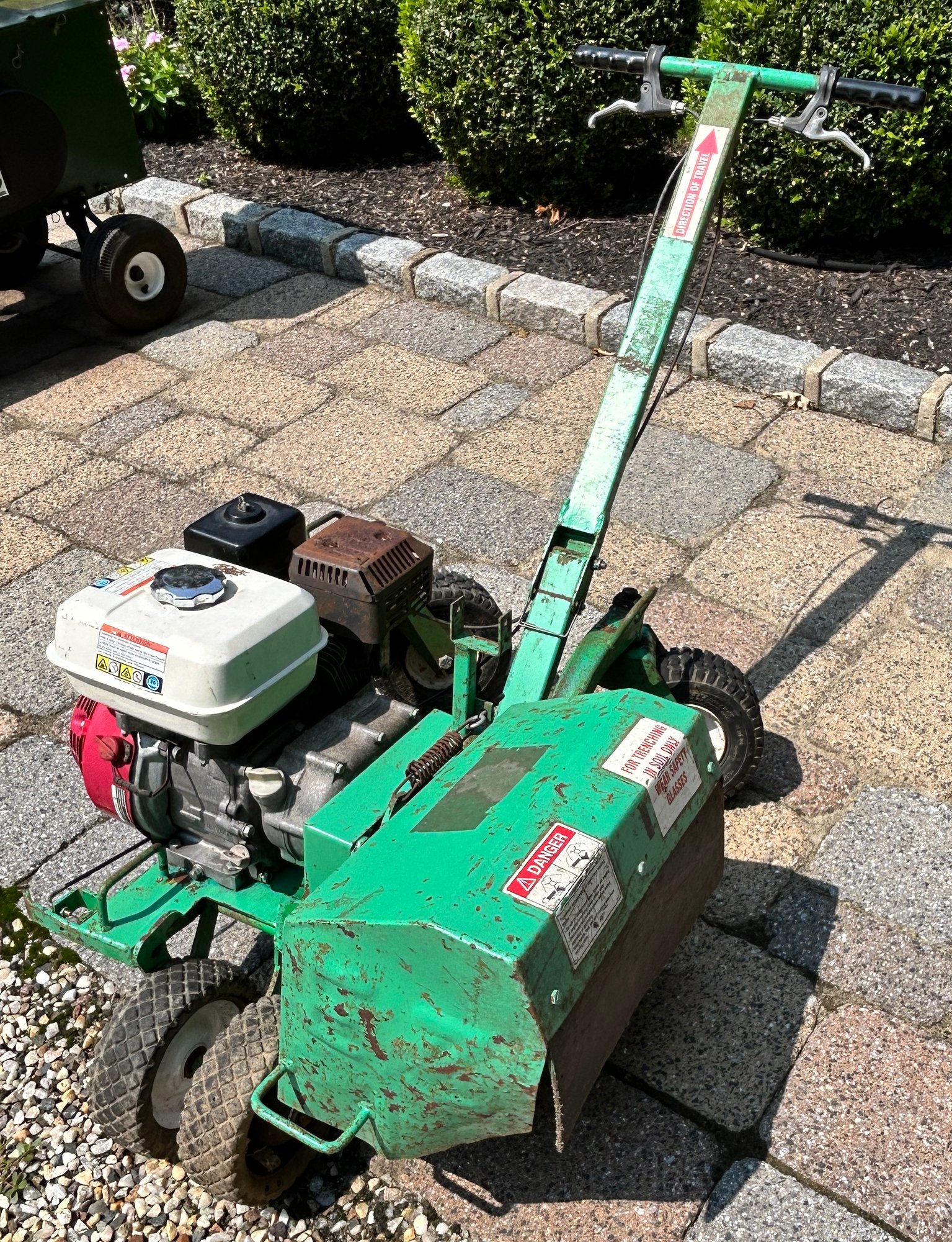 EZ Trench Bed Scraper / Bed Edger With Honda Motor Model BE410A