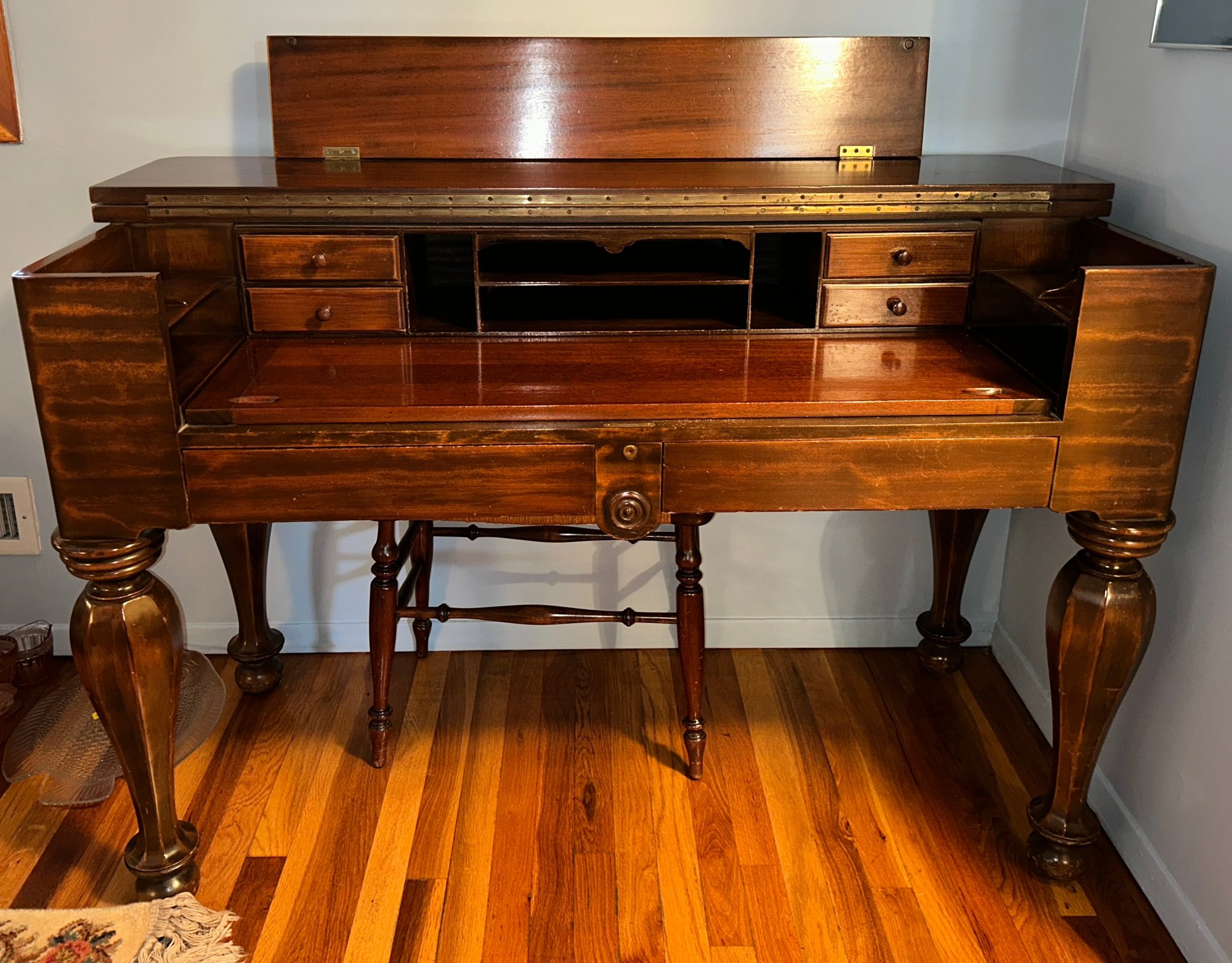 Antique Mahogany Writing Desk, Circa 1900-1930s. #149387 | Auctionninja.com