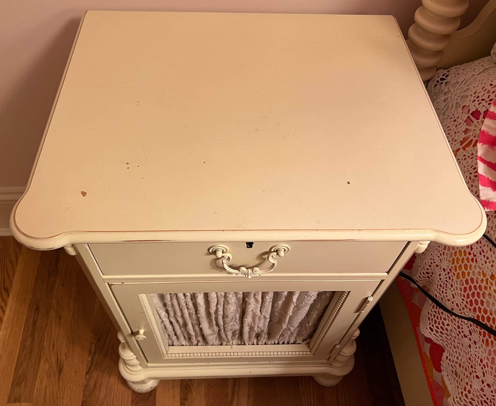 Lexington Betsy Cameron Night Stand #108902 | Auctionninja.com