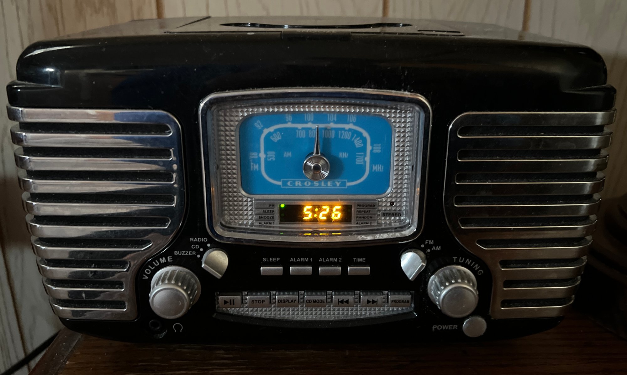 Crosley Vintage Style Alarm, CD Player & Radio Model #: CR612 #122729 ...