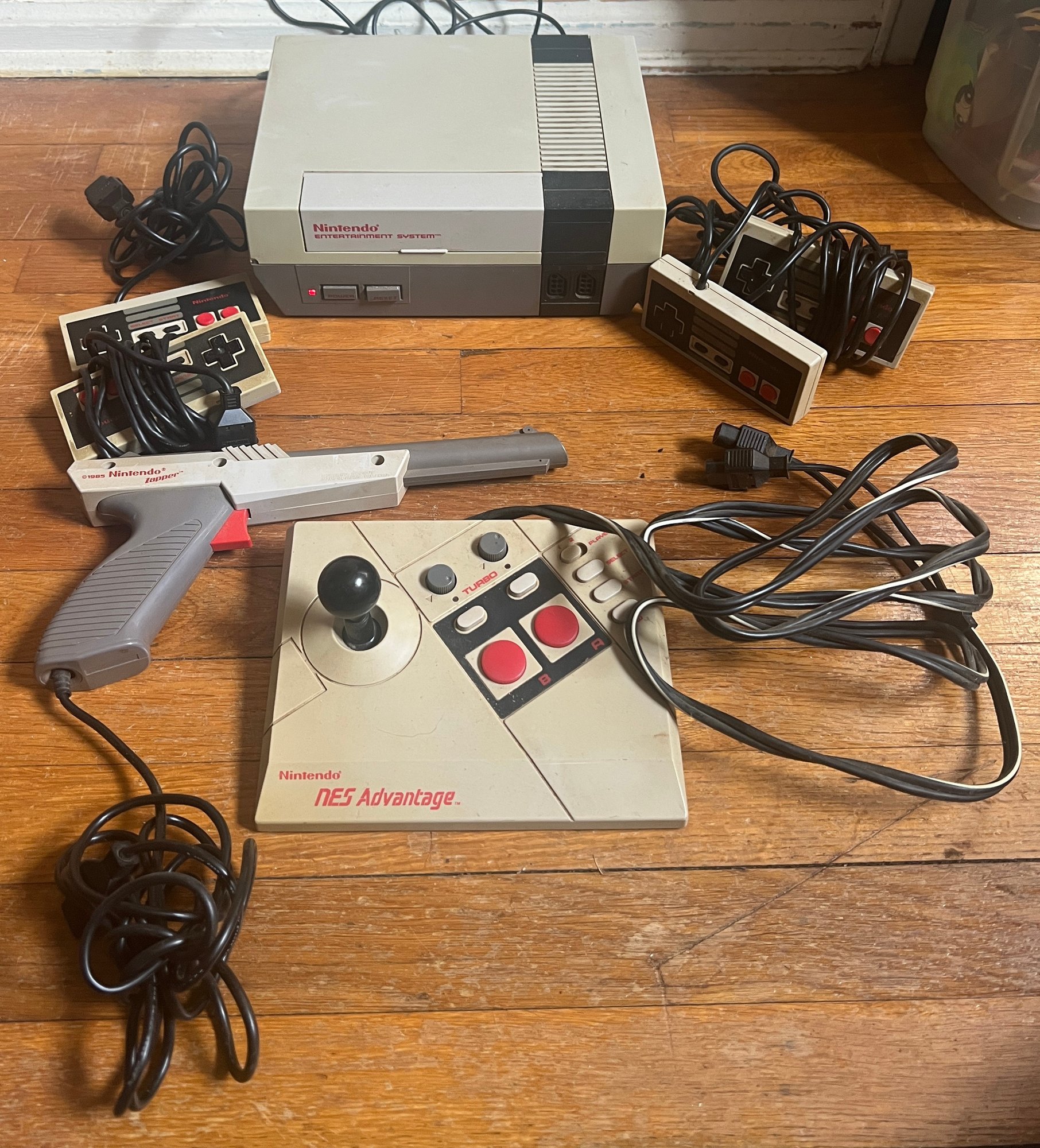 Nintendo Entertainment System (NES) Console Bundle With Zapper & NES ...