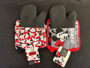 Disney Mickey And Minnie Mouse Neoprene Oven Mitt And Pot Holder Set, 2 Pieces. NOS