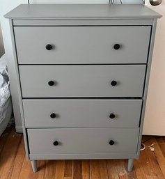 Modern Grey 4-Drawer Dresser For Restoration