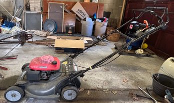 Honda Harmony HRB216 Lawn Mower Featuring A Quadra Cut System