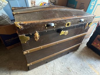 Antique Dome Top Steamer Trunk With Floral Interior And Removable Tray