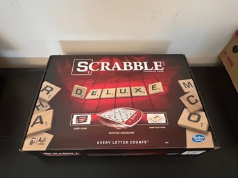 Hasbro Scrabble Deluxe Edition Board Game Featuring A Rotating Gameboard And A Carry Case, NOS
