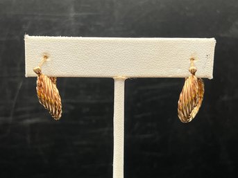 14K Yellow Gold Twisted Wave Hoop Earrings Italian Design, 3.9G Total Weight For Both