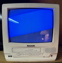 Vintage White Panasonic Omnivision 13' CRT TV/VCR Combo