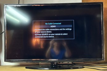 Samsung UN40H5201AFXZA 40-Inch Class Smart LED HDTV With Remote