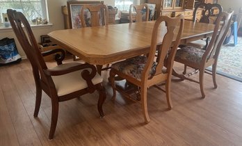Vintage Oak Double Pedestal Dining Table With (2) Leaves And (6) Mismatched Chairs