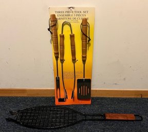 Williams Sonoma BBQ Fish Grilling Basket & 3 Piece BBQ Set - 2 PCS