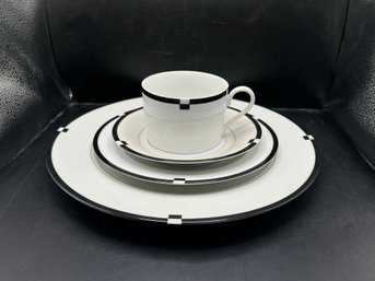 Mikasa Midnight Fine China L5542 Black And White Art Deco Style Tableware - 38 PCS