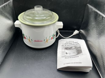 Sunbeam 1.5 Quart Slow Cooker With Original Manual - Garden Vegetable Pattern
