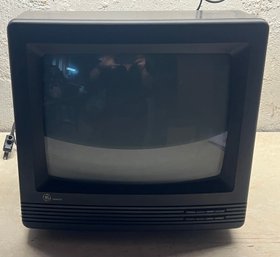 Vintage 1991 GE 13-Inch CRT TV  Retro Gaming Monitor Model 13GP236