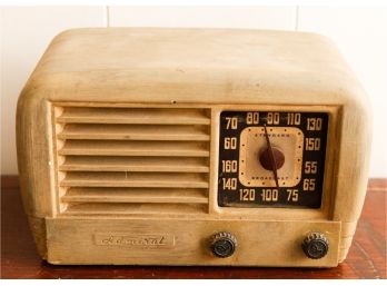 Vintage ADMIRAL Bakelite Aerospace Tube Radio Americas Smart Set